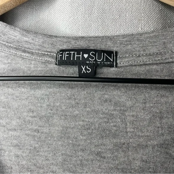 NWOT Fifth Sun Tees Gray Short Sleeve Eeny Meeny Miny Mimosa - Picture 4 of 7